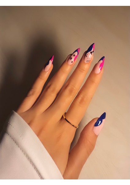 Patiler Tırnak Dövmesi