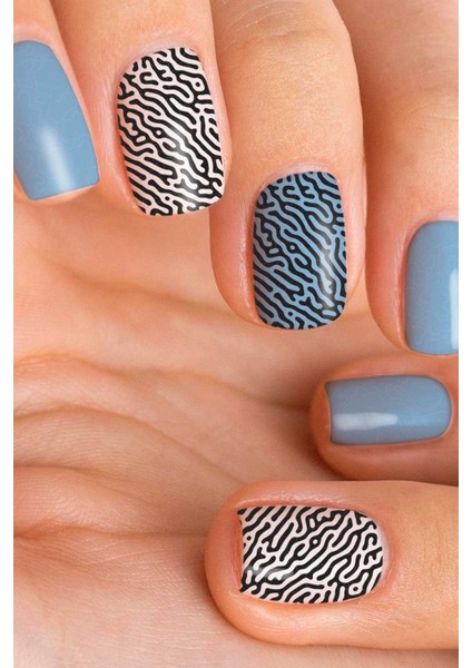 İz Desenli Tırnak Dövmesi modelleri