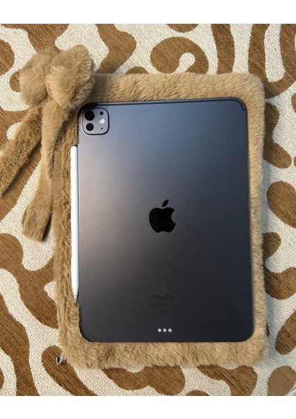 Peluş Tablet Çantası / Fiyonk Charmlı Sütlükahve Peluş Tablet Kılıfı 11 '' - 12 '' Lnch (30*22) fiyatları