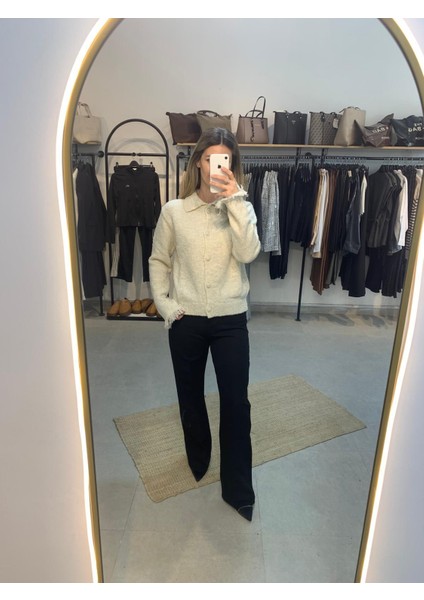 Kolları Püsküllü Ekru Triko Kadın Hırka fırsatları