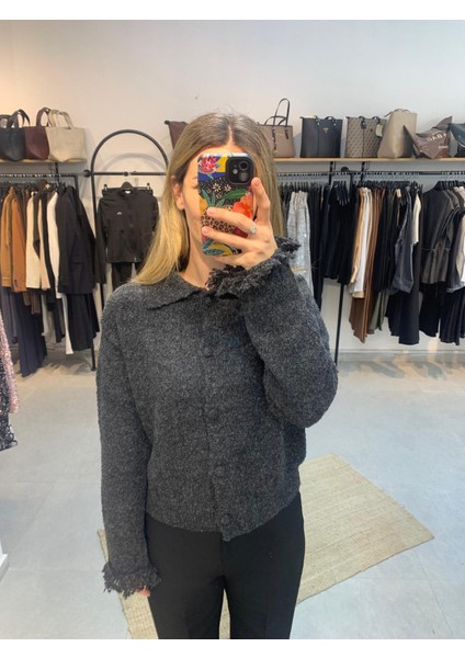 Kolları Püsküllü Gri Triko Kadın Hırka