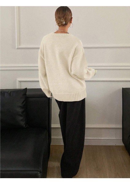 Kadın Yumuşak Dokulu Oversize Ekru Triko Kazak modelleri