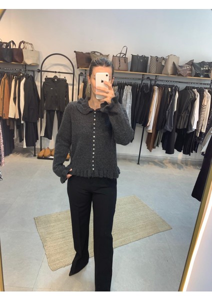 Kolu ve Eteği Volanlı Gri Kadın Hırka modelleri