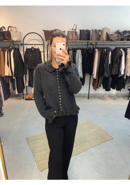 Kolu ve Eteği Volanlı Gri Kadın Hırka indirimleri