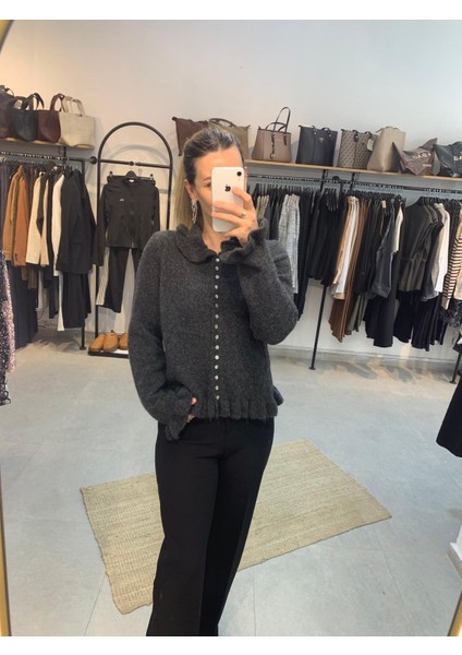 Kolu ve Eteği Volanlı Gri Kadın Hırka