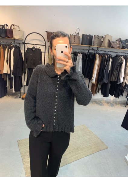 Kolu ve Eteği Volanlı Gri Kadın Hırka