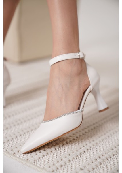 Darla Taşlı Kadın Beyaz Topuklu Ayakkabı fırsatları