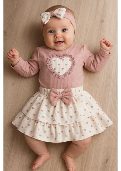 Kız Bebek Minik Kalp Detaylı Etekli Body BANDANA3LÜ Kız Bebek Set modelleri