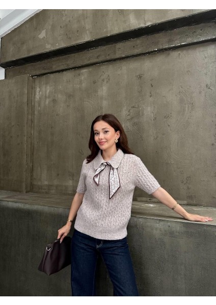 Yakası Fularlı Örgü Desen Kısa Kol Bej Triko Kadın Kazak modelleri