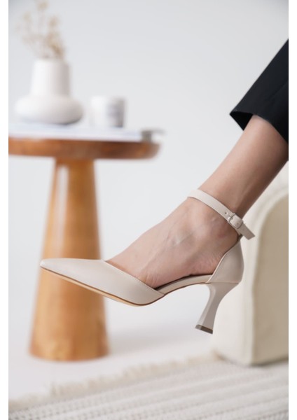 Clara Kadın Bej Topuklu Ayakkabı indirimleri