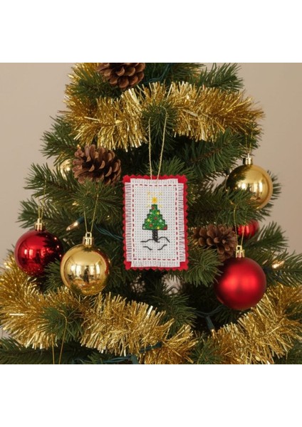 9176 El Yapımı Kanaviçe Işlemeli Çam Ağacı Temalı Yılbaşı Süsü