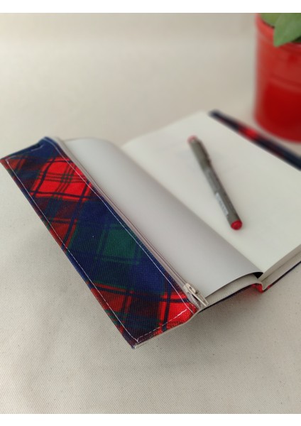 Kitap Kılıfı Kalemlikli Kareli Yeni Yıl Deseni fiyatları