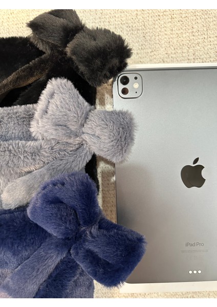 Peluş Tablet Çantası / Fiyonk Charmlı Krem Peluş Tablet Kılıfı 11 '' - 12 '' Lnch (30*22) modelleri