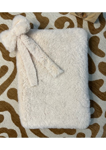 Peluş Tablet Çantası / Fiyonk Charmlı Krem Peluş Tablet Kılıfı 11 '' - 12 '' Lnch (30*22)