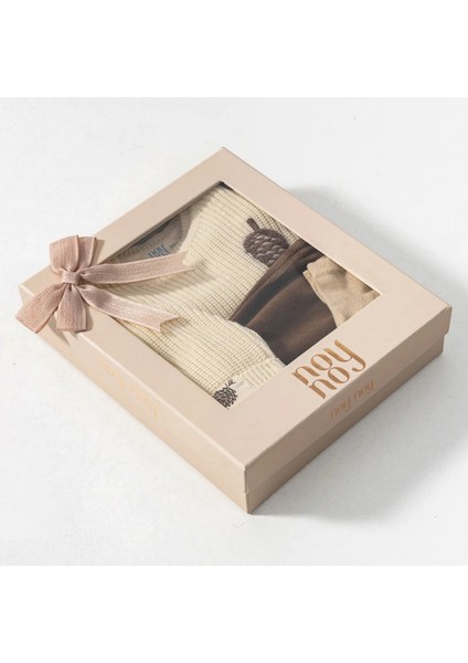 Erkek Bebek Kışlık Kutulu Hediye Seti / Örgü Kazak Kadife Askılı Pantolon 4'lü Takım 284426 modelleri