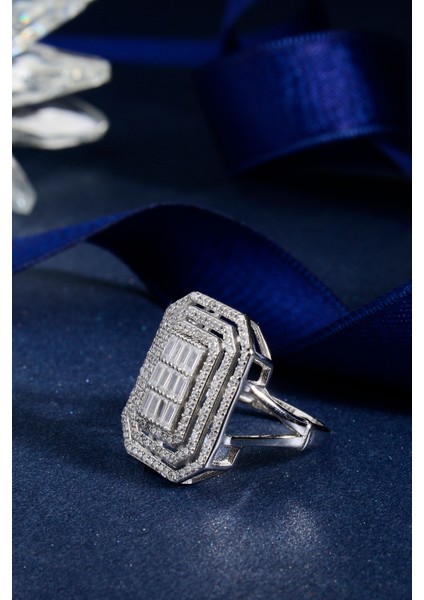 925 Ayar Gümüş 3 Sıralı Taş Döşemeli Büyük Baget Yüzük modelleri