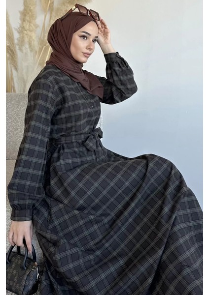 Ön Yarım Düğmeli Bel Kuşaklı Ekose Desenli Tesettür Elbise P-00019577 fiyatları