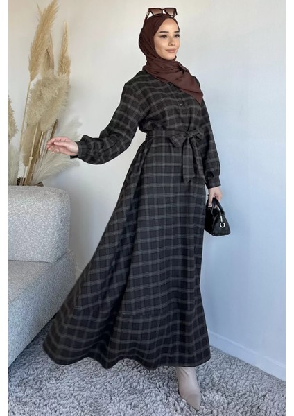 Ön Yarım Düğmeli Bel Kuşaklı Ekose Desenli Tesettür Elbise P-00019577 modelleri