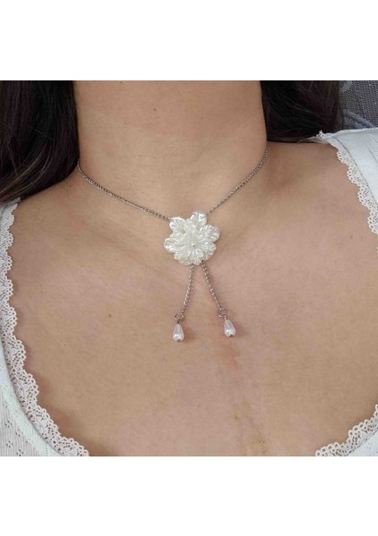 Lydia Inci Çiçeği Kolye