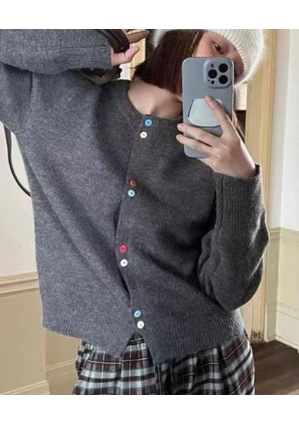 Kadın Renkli Dügmeli Triko Hırka