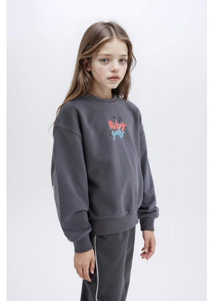 Kız Çocuk Disney Mickey Mouse &Friends Oversize Geniş Kalıp Kapüşonlu Sırt Baskılı Sweatshirt D4378A824WN