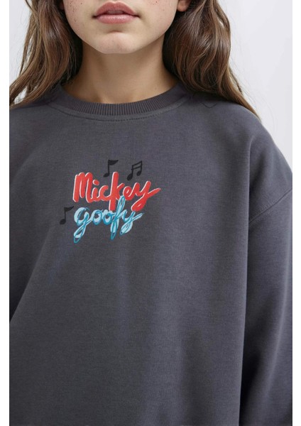 Kız Çocuk Disney Mickey Mouse &Friends Oversize Geniş Kalıp Kapüşonlu Sırt Baskılı Sweatshirt D4378A824WN