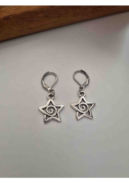 Spiral Yıldız Charm Küpe Y2K fiyatları