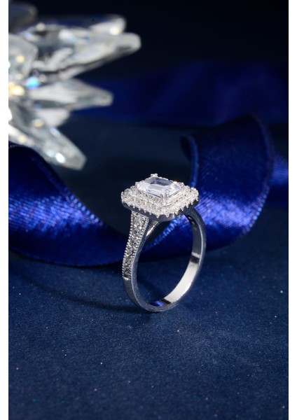 925 Ayar Gümüş Zirkon Baget Kesim Taşlı Yüzük fiyatları