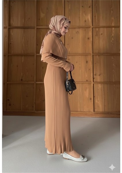 Kadın Pelerin ve Düğme Detaylı Beli Lastikli Sık Örgü Pileli Uzun Triko Elbise modelleri