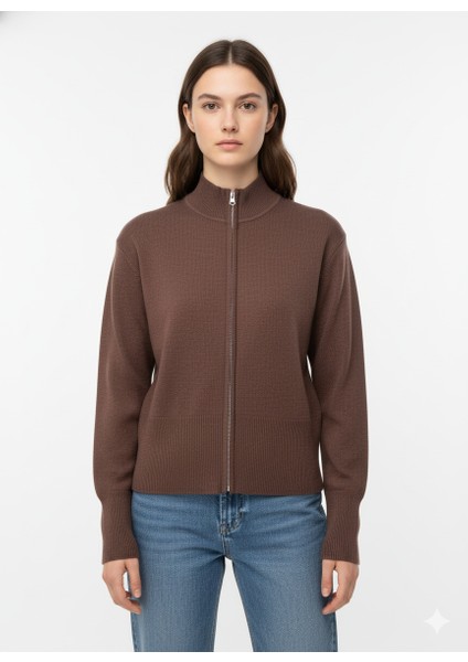 21104222 Premium Kazak