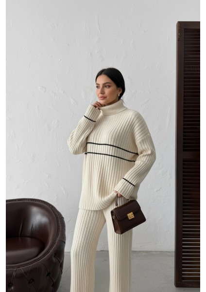 Ekru Çizgi Detaylı Balıkçı Boğazlı Fitilli Triko Ikili Takım Rahat Kalıp