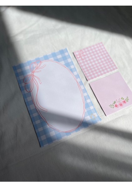 Mavi Fiyonk Detaylı A5 Notepad, 50 Sayfa Şık Not Kağıdı