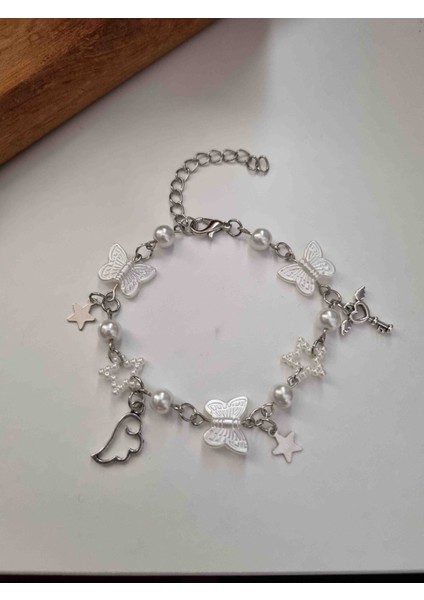 White Butterfly And Pearly Charm Bileklik Y2K fiyatları