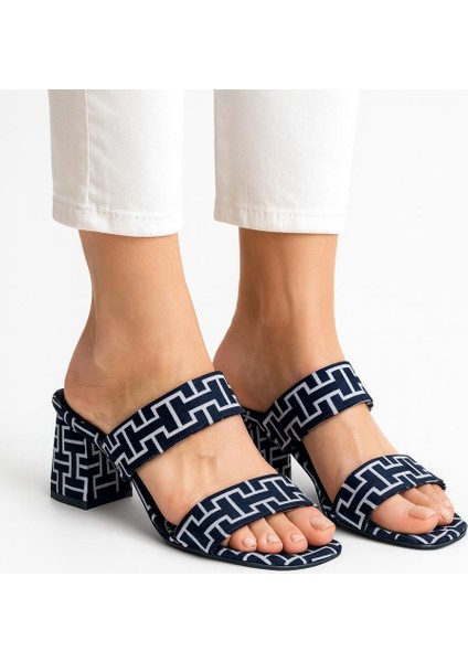 Kadın Siyah Topuklu Terlik