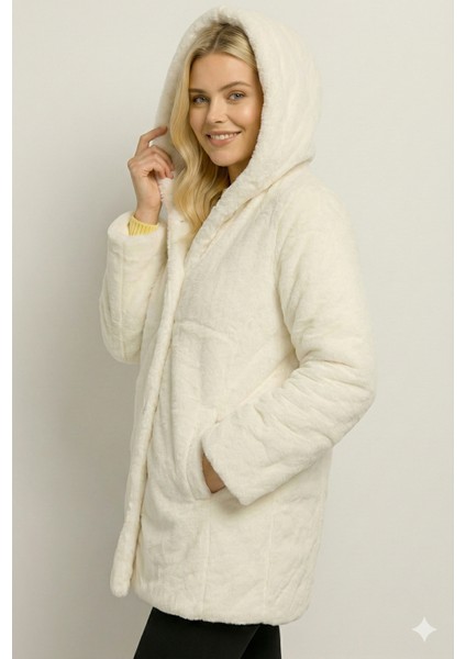 Kadın Kapüşonlu Peluş Ekru Mont | Astarlı – Cepli – Çıtçıt Kapamalı indirimleri