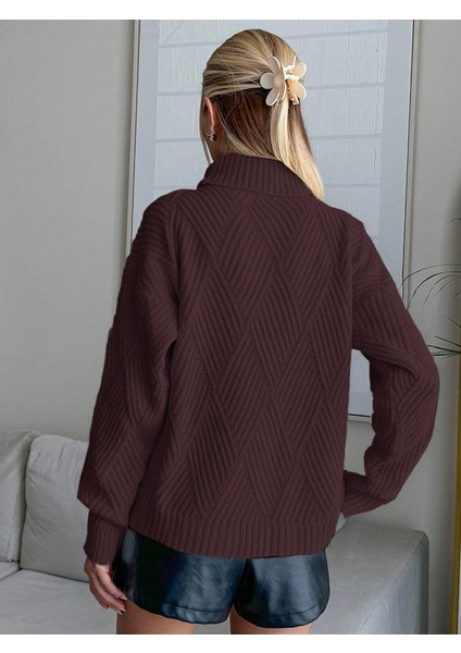 Kadın Baklava Desenli Boğazlı Kahve Triko Kazak indirimleri