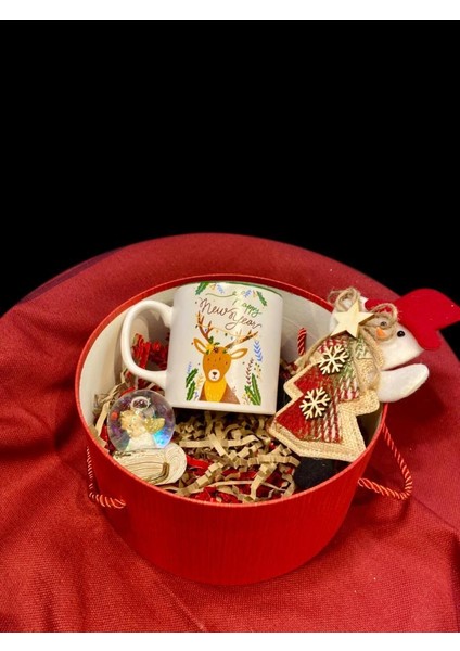 Yılbaşı Hediye Paketi Kırmızı Kutulu 4 Parça fiyatları