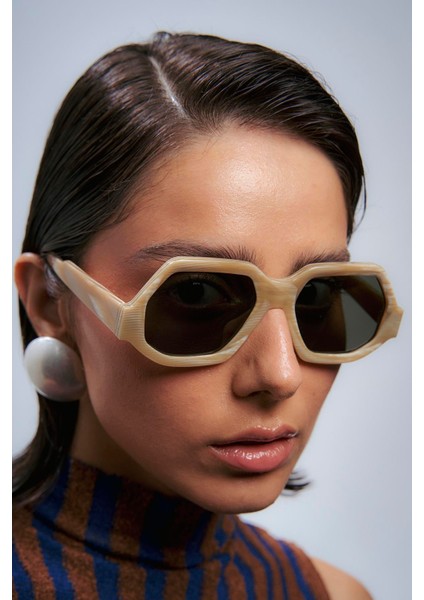 Lunoya Latte Green Güneş Gözlüğü fırsatları