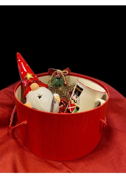 Yılbaşı Hediye Paketi Kırmızı Kutulu 4 Parça