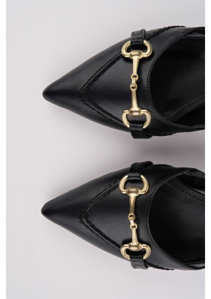 Elvia Sivri Burun Arkası Açık Metal Aksesuarlı Kadın Kısa Topuklu Ayakkabı