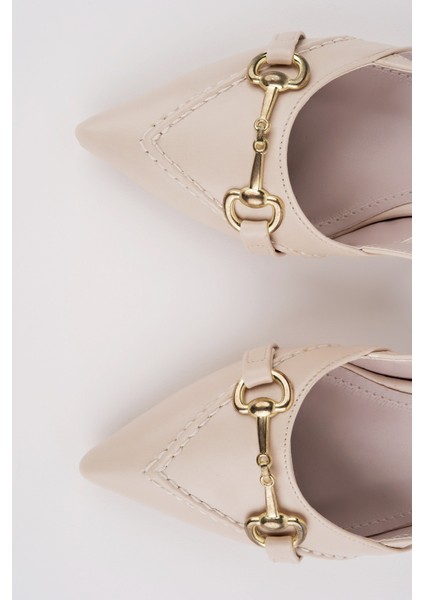 Elvia Sivri Burun Arkası Açık Metal Aksesuarlı Kadın Kısa Topuklu Ayakkabı