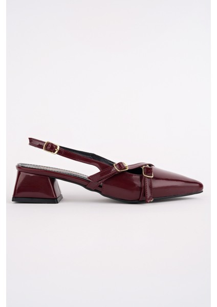 Lumina Sivri Burun Arkası Açık Kemer Detaylı Iki Bantlı Kadın Kısa Topuklu Ayakkabı