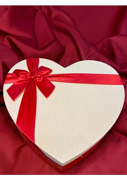 Yılbaşı Hediye Paketi Kutulu 8 Parça modelleri