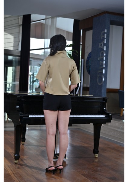 Paçası Yırtmaçlı,beli Lastikli ve Kordon Bağlamalı,havuç Kesim Pantolon