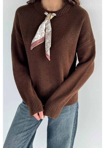 Kadın Bisiklet Yaka Fular Aksesuarlı Triko Kazak P-00019403