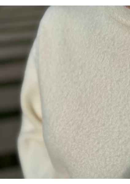 Yumoş Sakallı Basic Kazak fırsatları