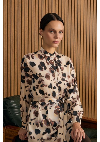 Ekru Desenli Yakası Bağlama Bant Detaylı Tunik