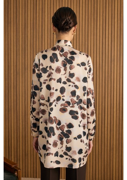 Ekru Desenli Yakası Bağlama Bant Detaylı Tunik