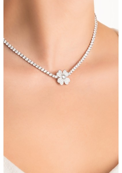 Dört Yapraklı Yonca 18 Ayar Beyaz Altın Kaplama Gümüş Charm modelleri