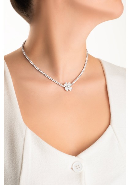 Dört Yapraklı Yonca 18 Ayar Beyaz Altın Kaplama Gümüş Charm indirimleri